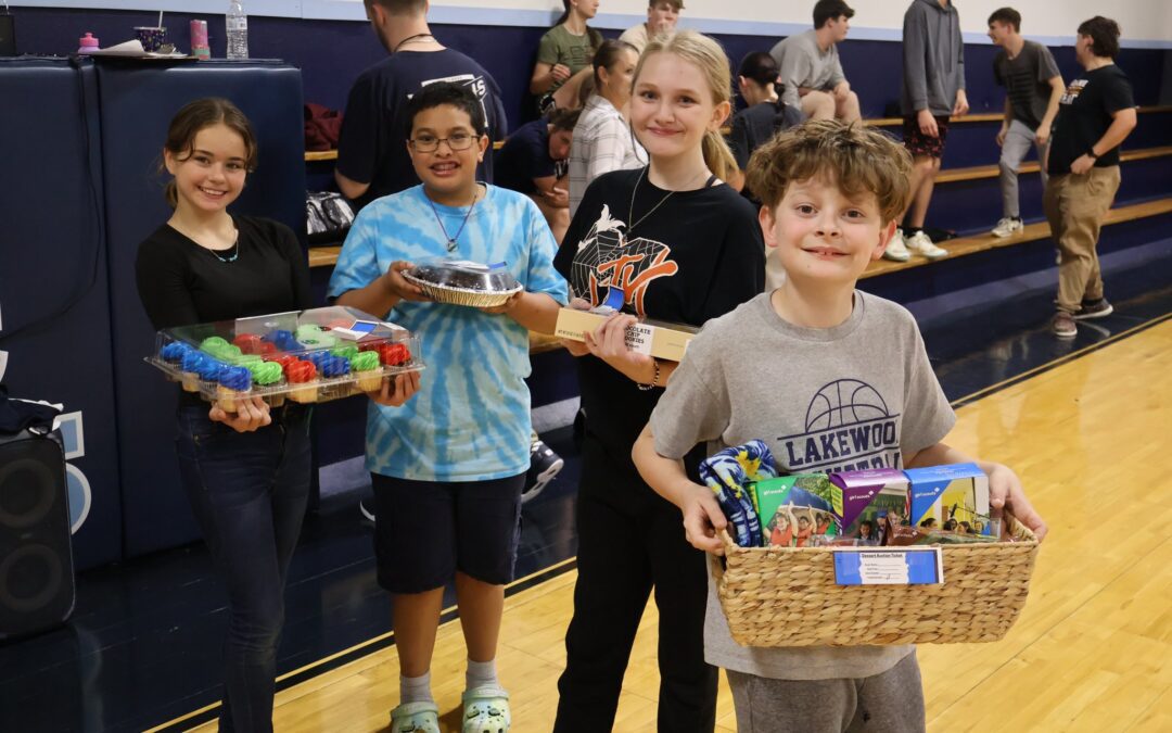 Volunteering at Lakewood Chistian Schools annual Grade School Athletic Auction